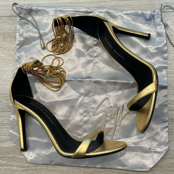 Giuseppe Zanotti Shoes - Giuseppe Zanotti Kay Anklet Sandal Heels in Gold Leather size 36.5
